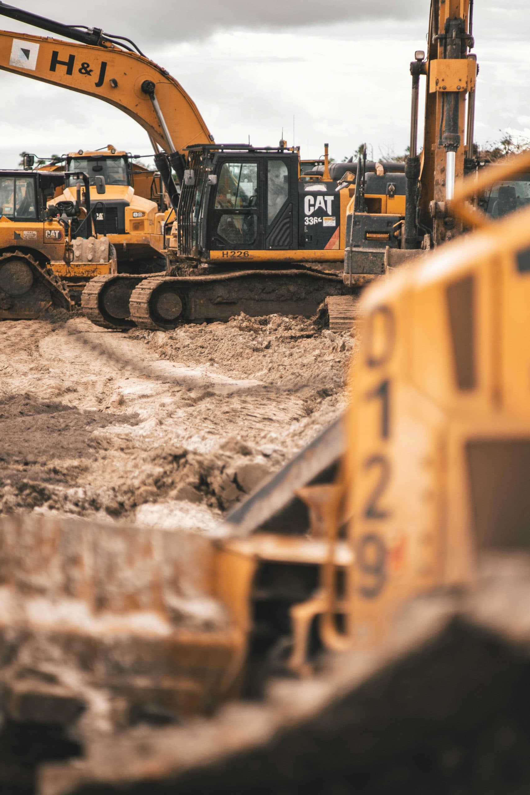 Construction Equipment & Trucks